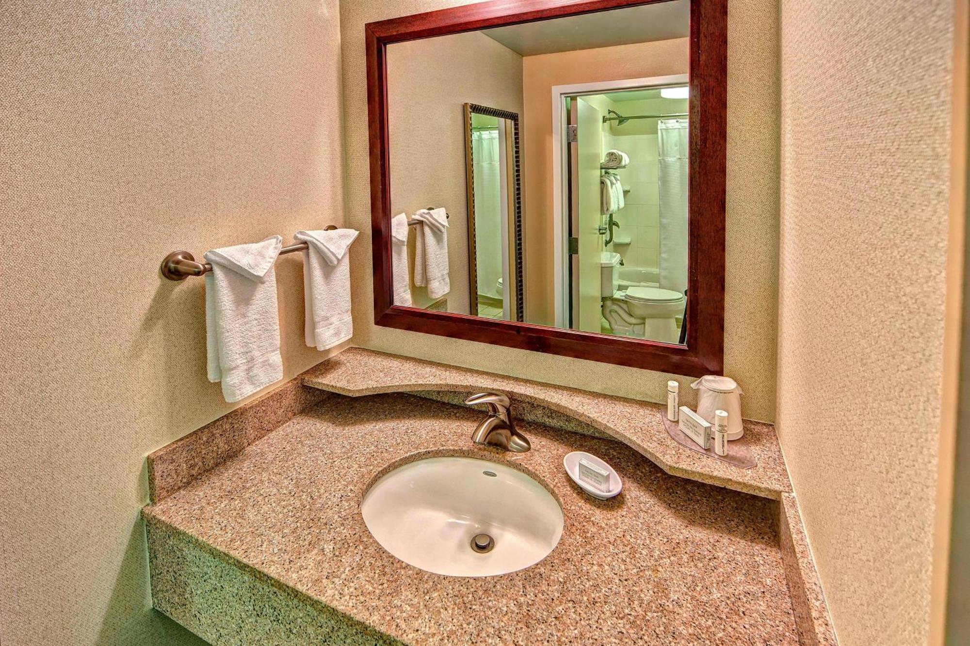 Springhill Suites Norfolk Old Dominion University Экстерьер фото